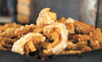 O torresmo pode ser degustado diariamente no restaurante